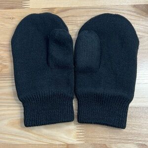 PRIMARY KNIT TEDDY FLEECED LINED MITTENS. SIZE 6-12. Black
